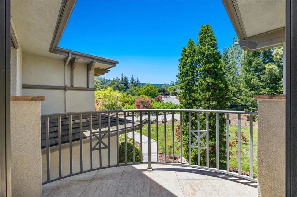 20040 Spaich Court Saratoga, CA 95070