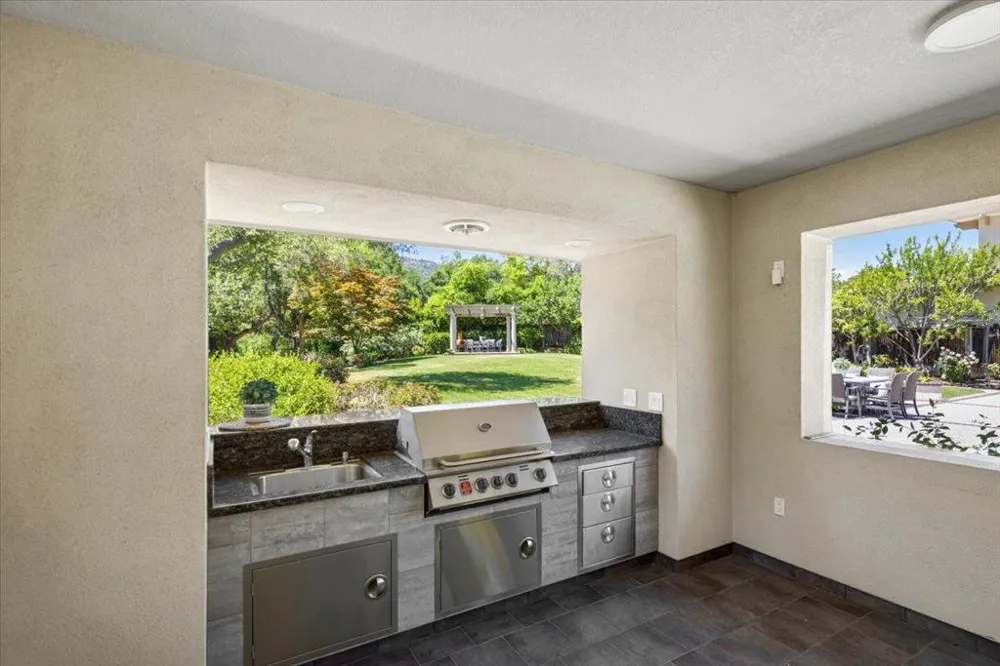 20040 Spaich Court Saratoga, CA 95070