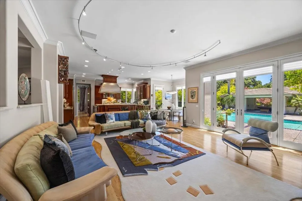 20040 Spaich Court Saratoga, CA 95070