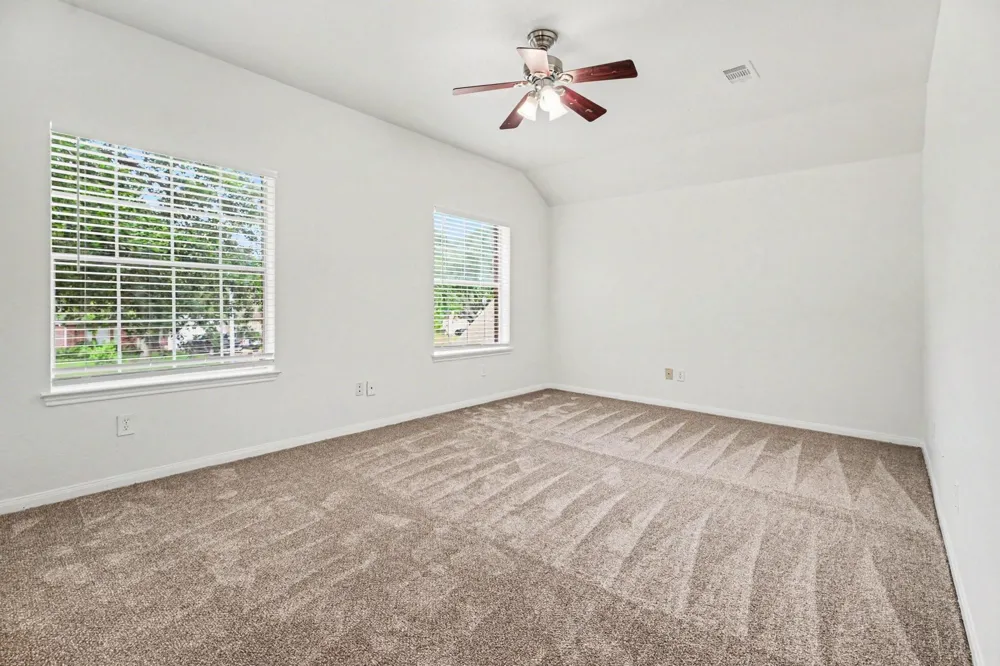 5123 Chase Park Gate Street Bacliff, TX 77518