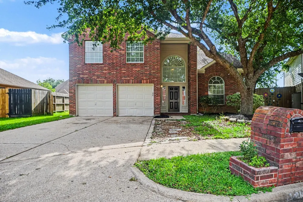 5123 Chase Park Gate Street Bacliff, TX 77518