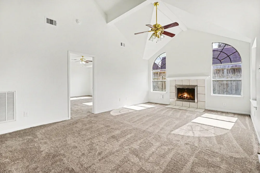 5123 Chase Park Gate Street Bacliff, TX 77518