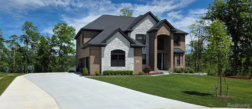 6002 Monarch Clarkston City, MI 48348