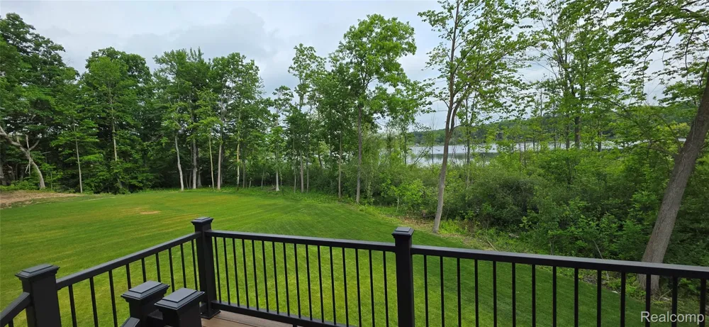 6002 Monarch Clarkston City, MI 48348