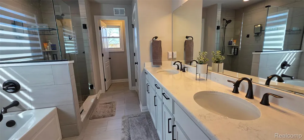 6002 Monarch Clarkston City, MI 48348