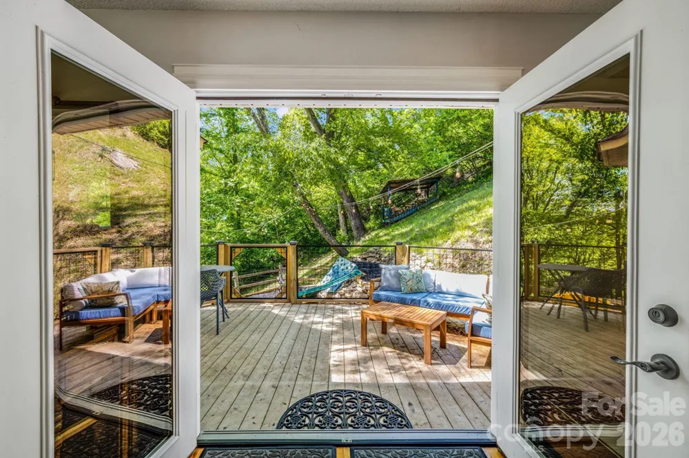 747 Osborne Road Clyde, NC 28721