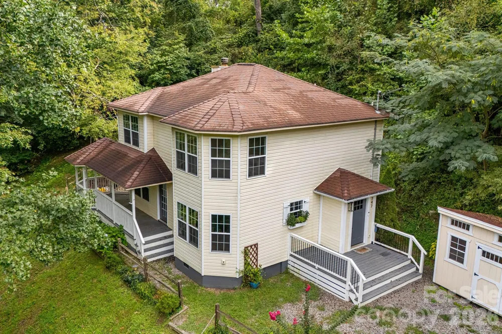 747 Osborne Road Clyde, NC 28721