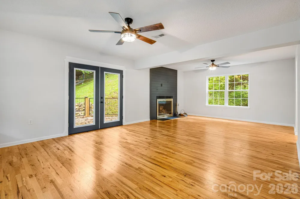 747 Osborne Road Clyde, NC 28721