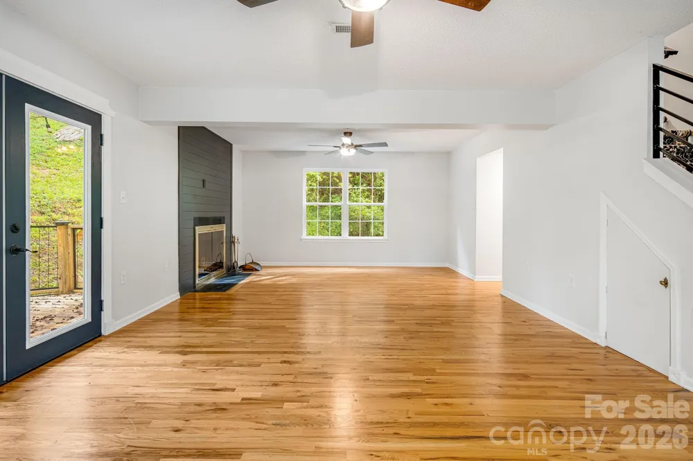 747 Osborne Road Clyde, NC 28721