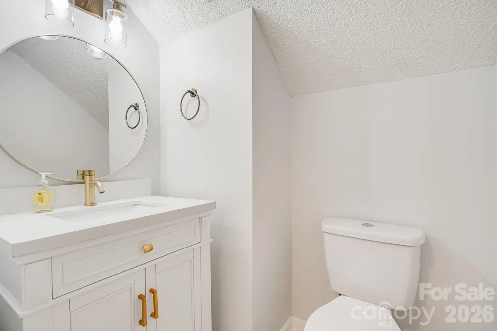 747 Osborne Road Clyde, NC 28721