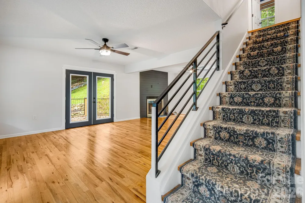 747 Osborne Road Clyde, NC 28721