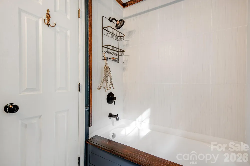 747 Osborne Road Clyde, NC 28721