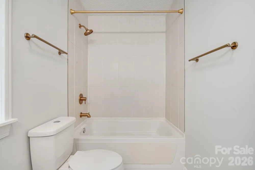 747 Osborne Road Clyde, NC 28721