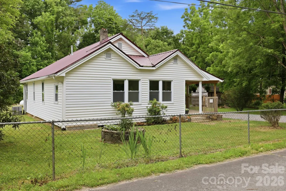 226 Vance Avenue Black Mountain, NC 28711