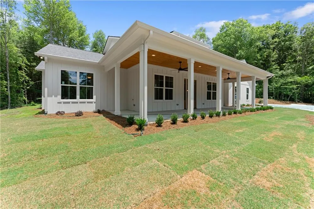 412 Jess Hunt Road Cleveland, GA 30528