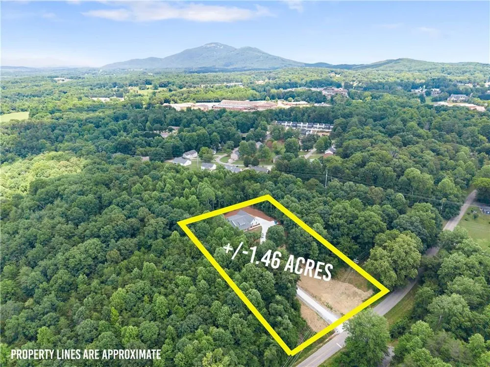 412 Jess Hunt Road Cleveland, GA 30528