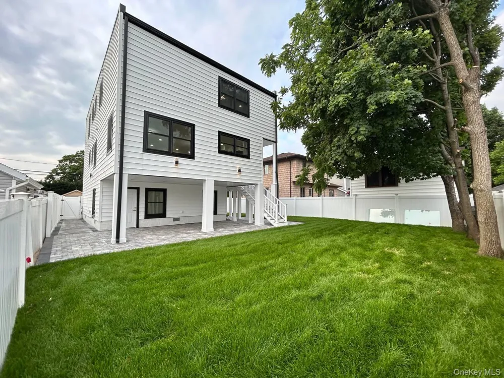 2450 Florin Court Bellmore, NY 11710