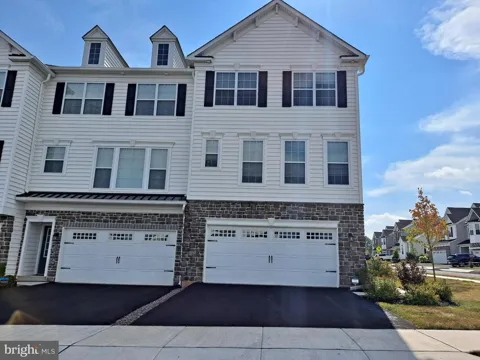 229 CADENCE COURT