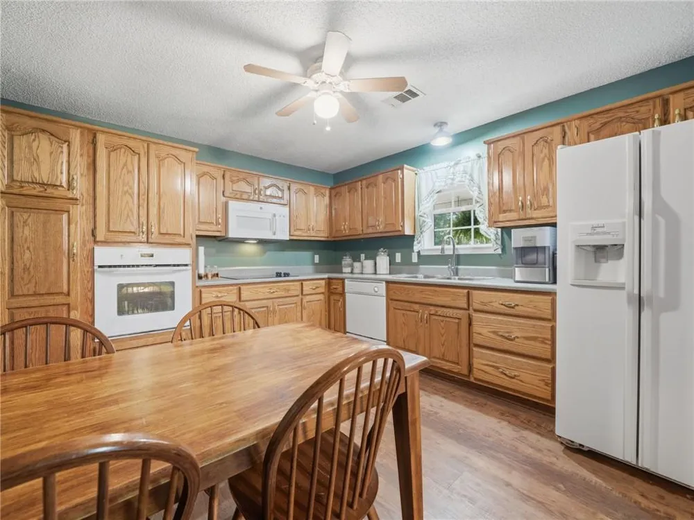 10797 Hwy 53 W W Talking Rock, GA 30175