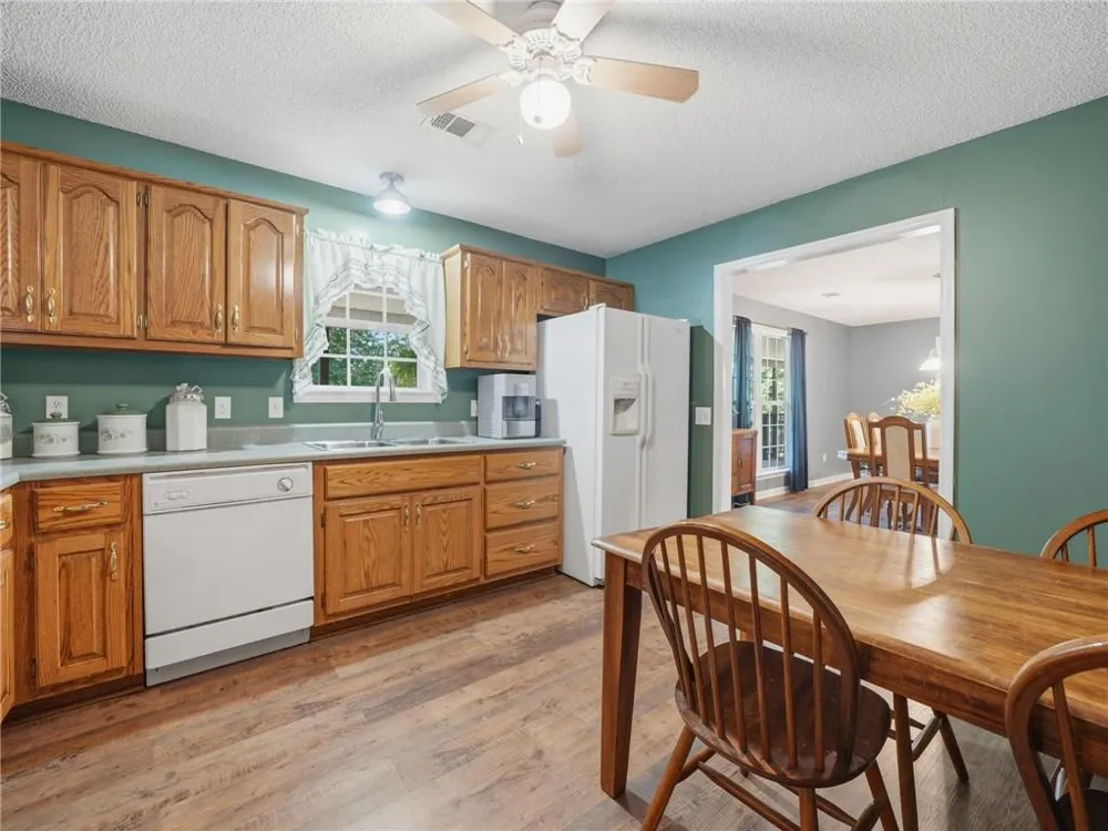 10797 Hwy 53 W W Talking Rock, GA 30175