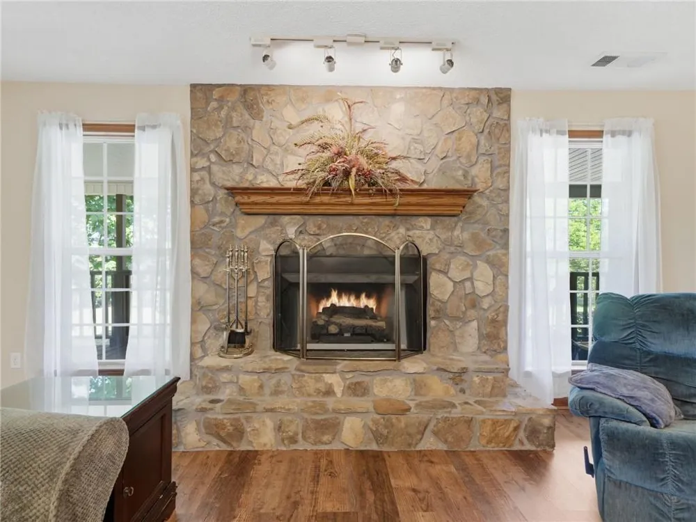 10797 Hwy 53 W W Talking Rock, GA 30175