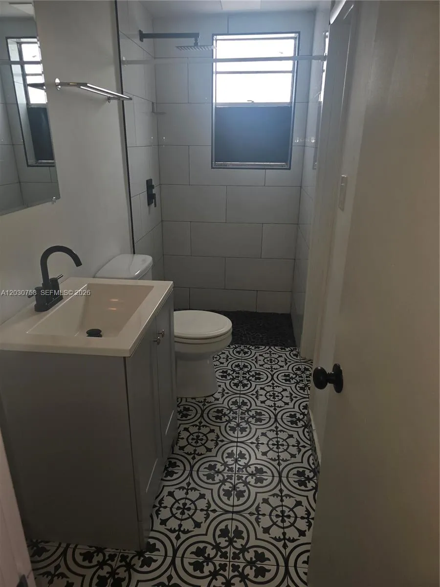 66 W 13th St #3 Hialeah, FL 33010