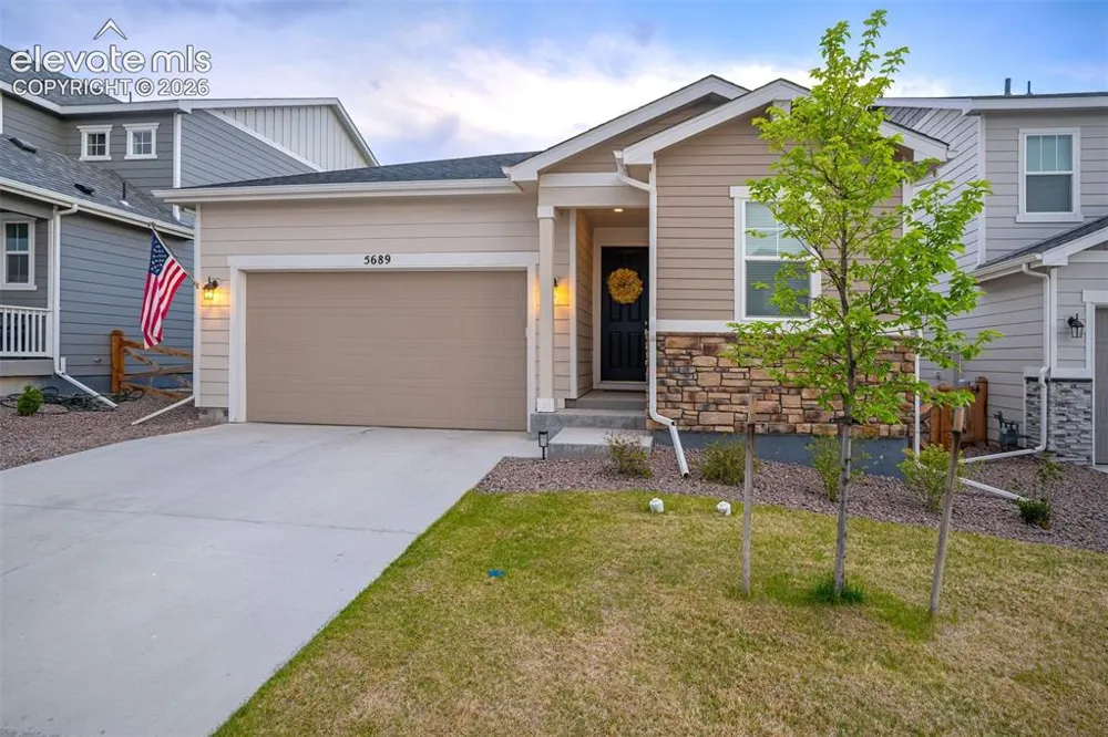 5689 Mammoth Lane Colorado Springs, CO 80927