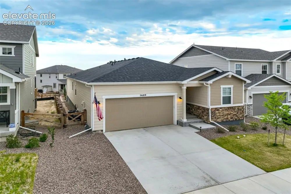5689 Mammoth Lane Colorado Springs, CO 80927