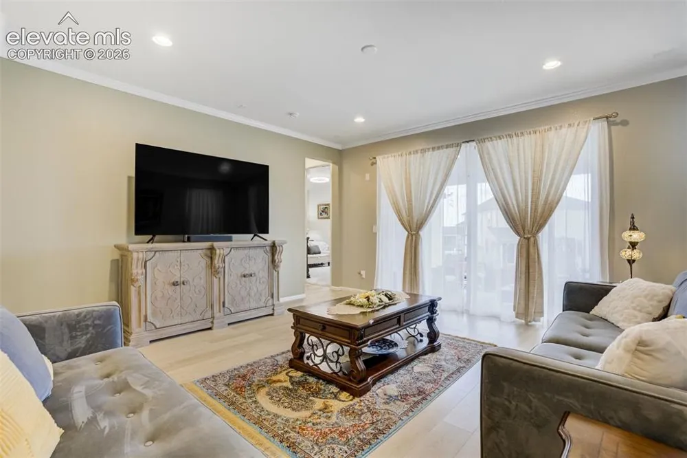 5689 Mammoth Lane Colorado Springs, CO 80927