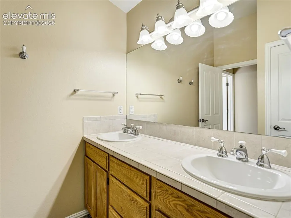 4660 Hagerman Avenue Cascade, CO 80809