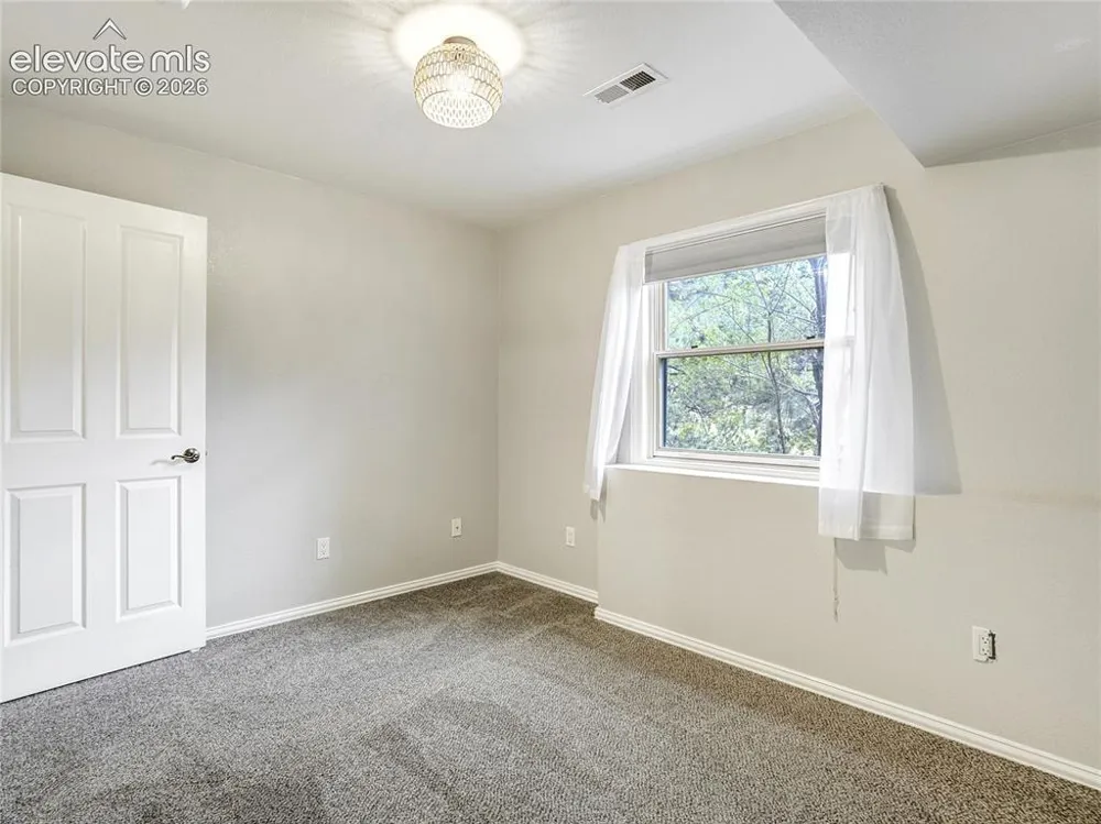 4660 Hagerman Avenue Cascade, CO 80809