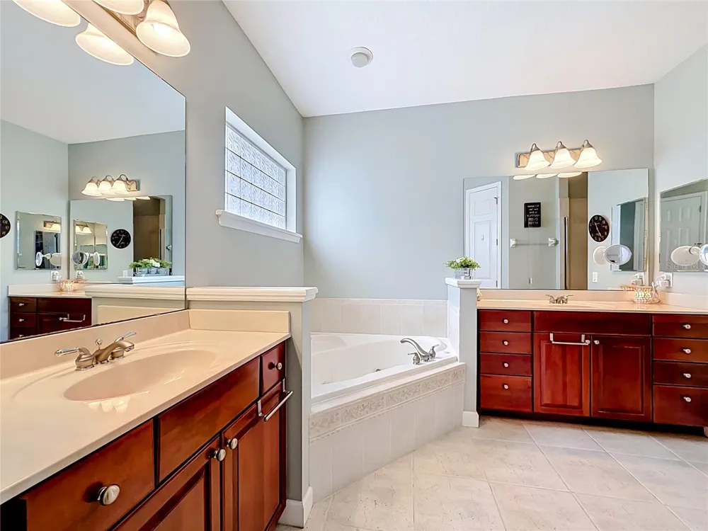 19512 SPRING OAK DRIVE Eustis, FL 32736