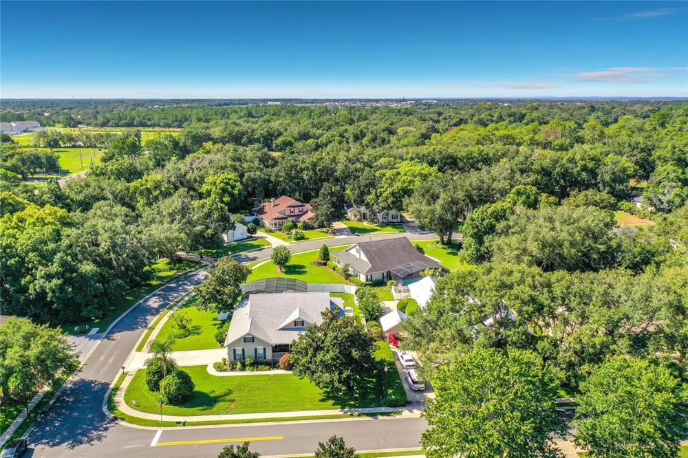 19512 SPRING OAK DRIVE Eustis, FL 32736