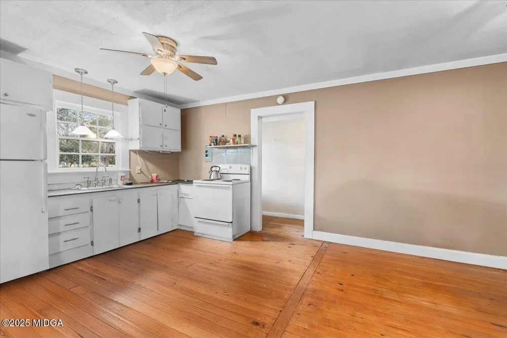 66 Merritt Street Hawkinsville, GA 31036
