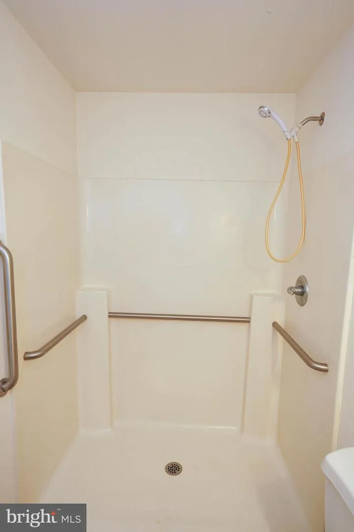 800 TRAVERS STREET #6 Cambridge, MD 21613
