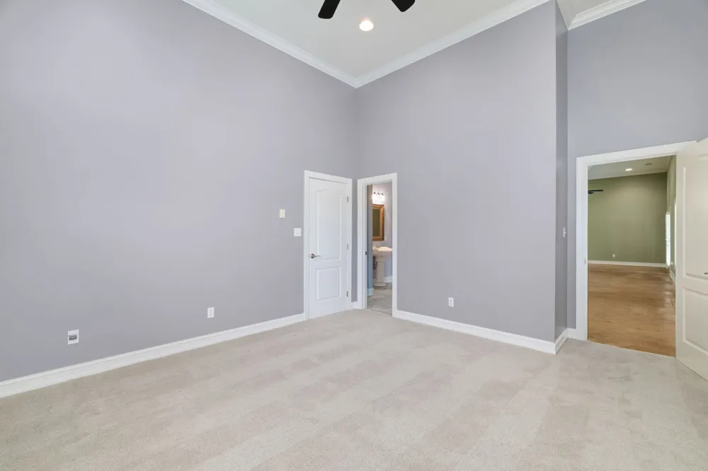 101 E Meadow Hill Dr Florence, AL 35633