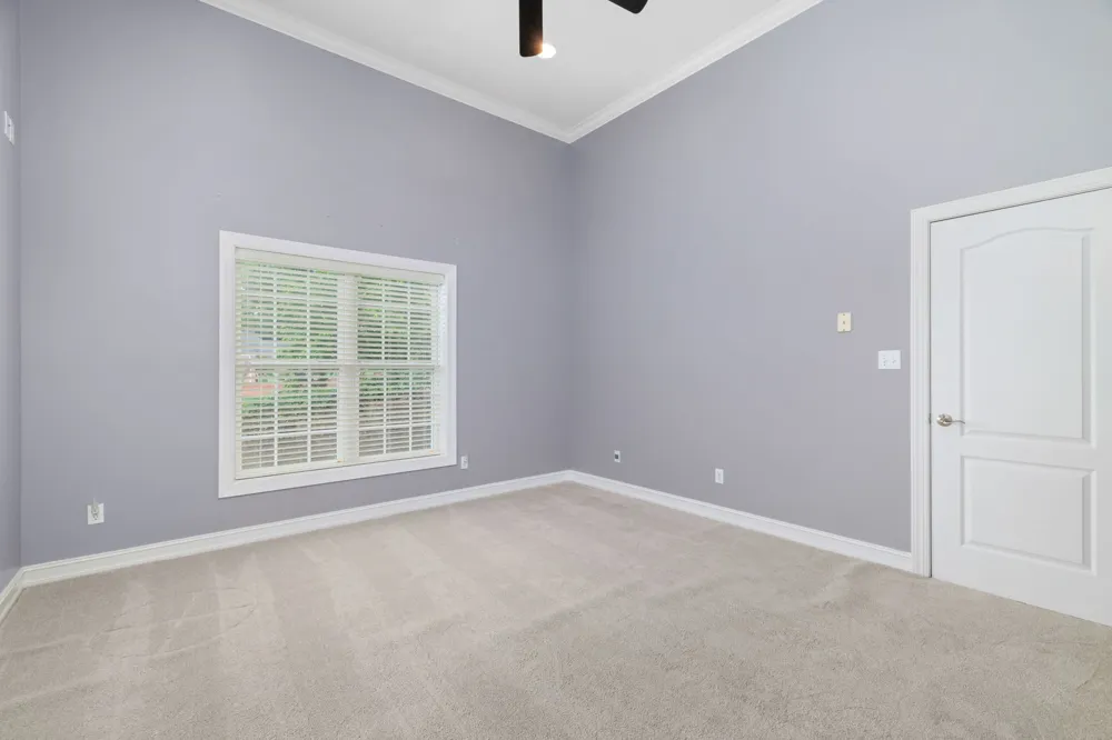 101 E Meadow Hill Dr Florence, AL 35633