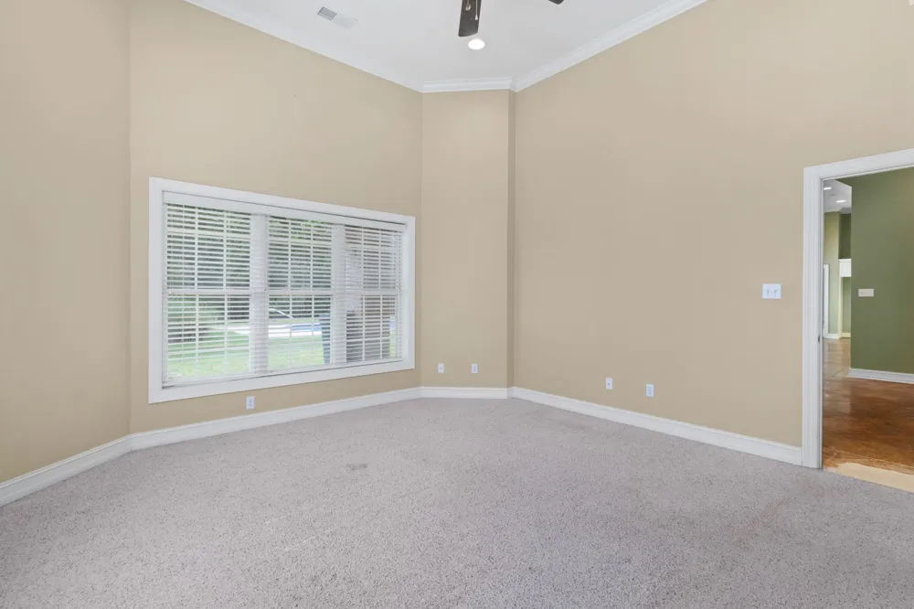 101 E Meadow Hill Dr Florence, AL 35633