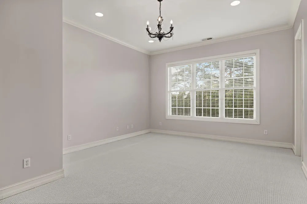 101 E Meadow Hill Dr Florence, AL 35633