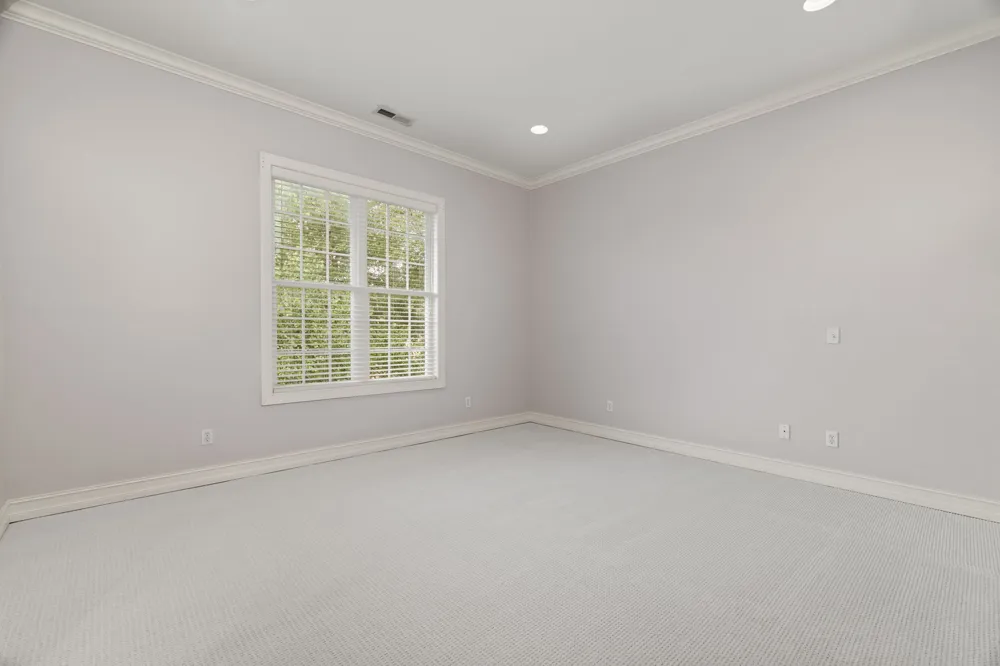 101 E Meadow Hill Dr Florence, AL 35633