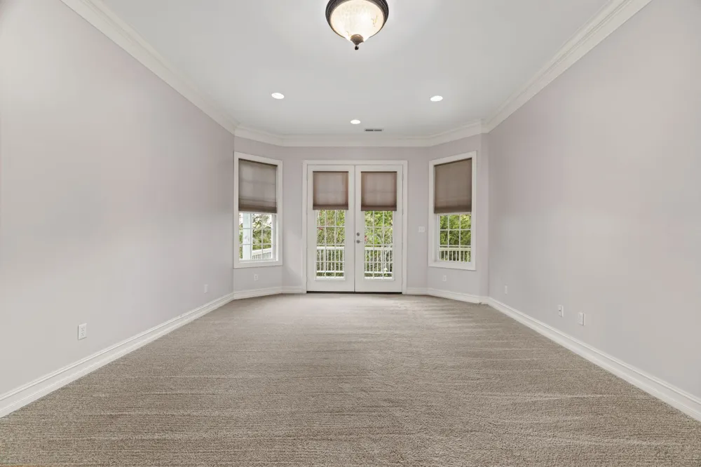 101 E Meadow Hill Dr Florence, AL 35633