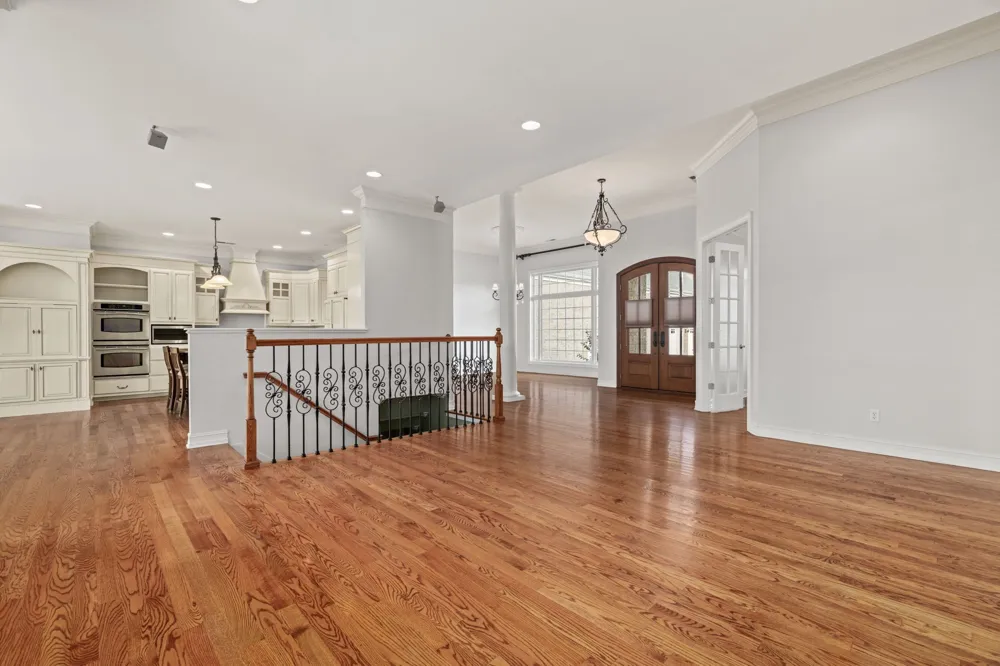 101 E Meadow Hill Dr Florence, AL 35633