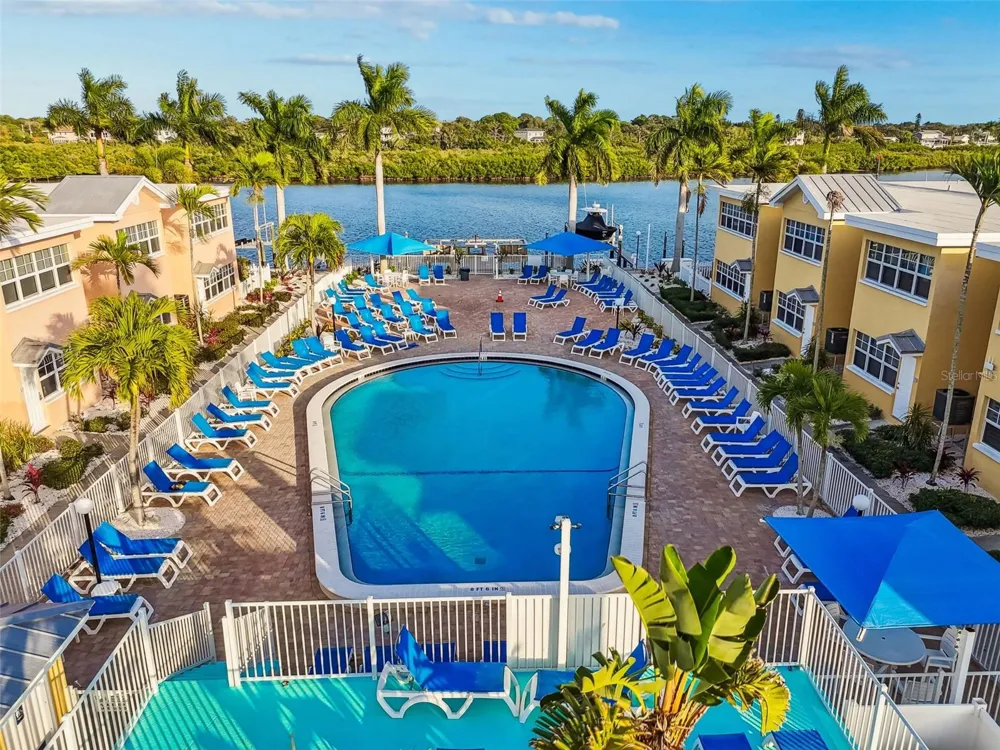 19417 GULF BOULEVARD #F107 Indian Rocks Beach, FL 33785