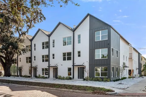 1606 PARK LAKE STREET #9
