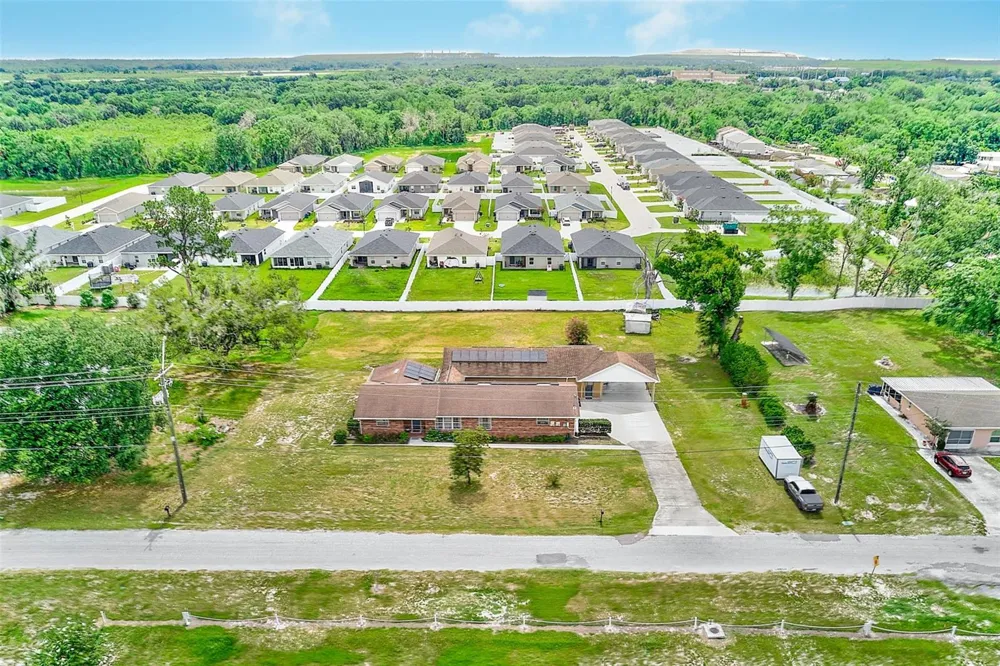 1017 CAROLINA AVENUE Mulberry, FL 33860