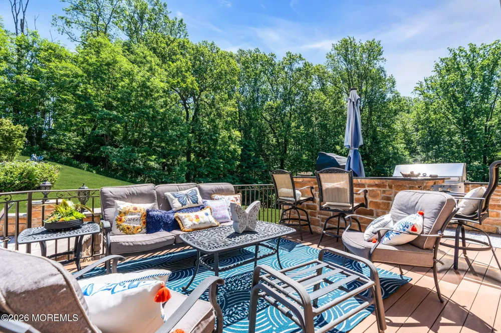 24 Embry Farm Road Marlboro, NJ 07746