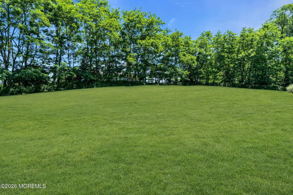 24 Embry Farm Road Marlboro, NJ 07746