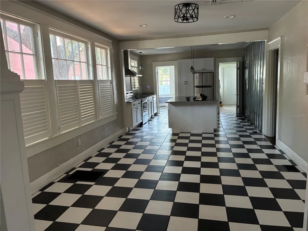 611 S WILLOW AVENUE Tampa, FL 33606