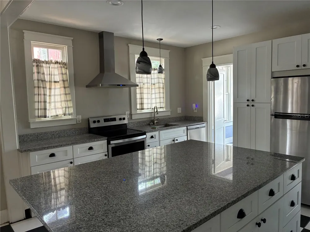 611 S WILLOW AVENUE Tampa, FL 33606