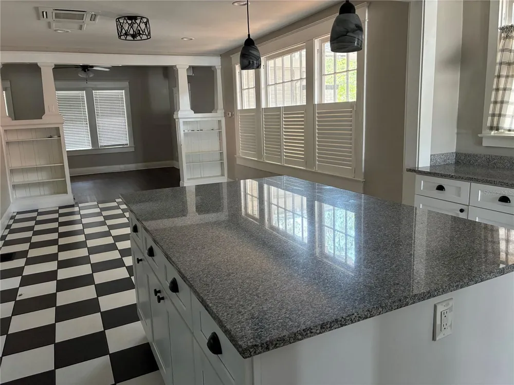 611 S WILLOW AVENUE Tampa, FL 33606